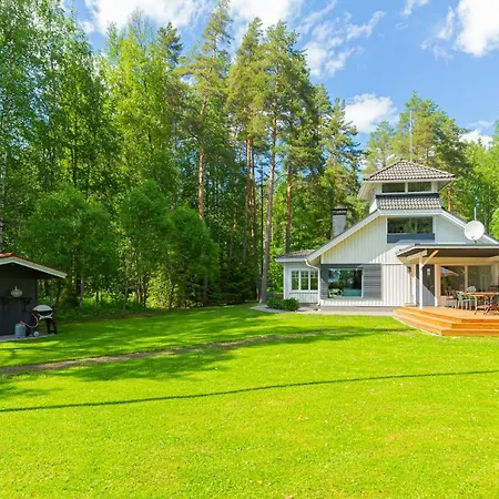 Tuuliniemi Villa *
